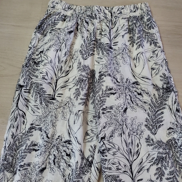 Tahari Black and White Linen Pants. NWOT. - Picture 3 of 6